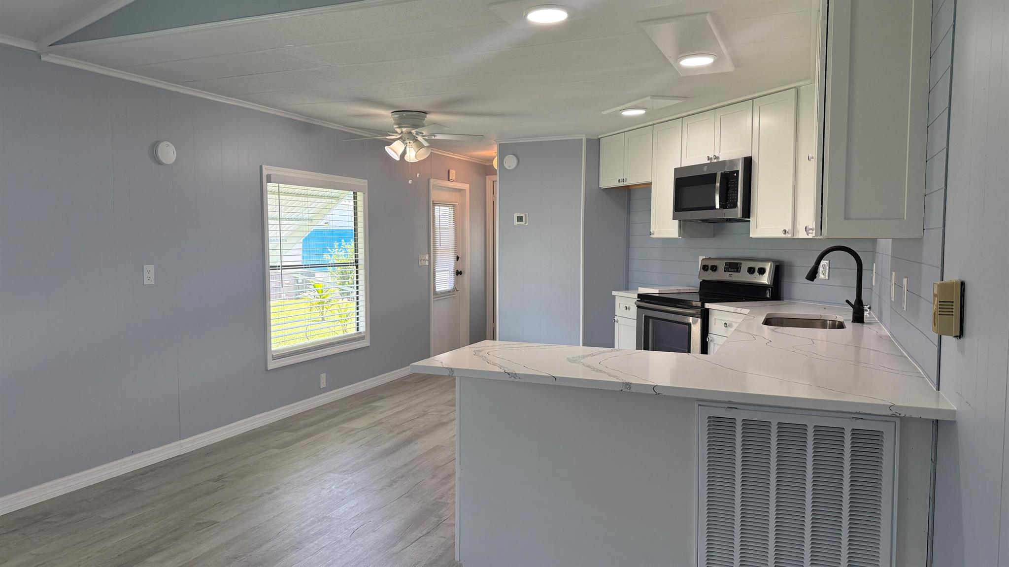 CAMBRIDGE AT HERITAGE RID - Residential