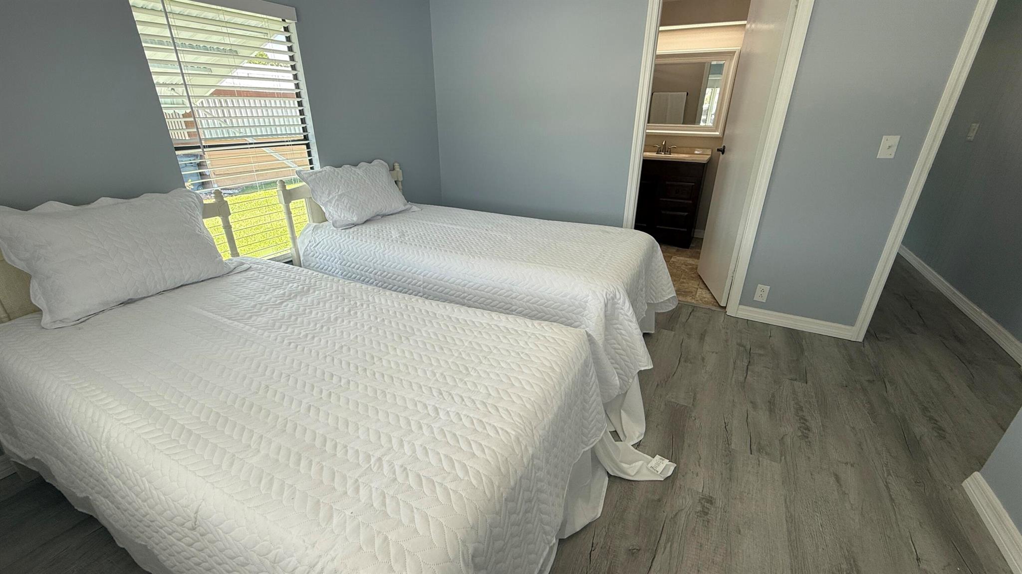 CAMBRIDGE AT HERITAGE RID - Residential