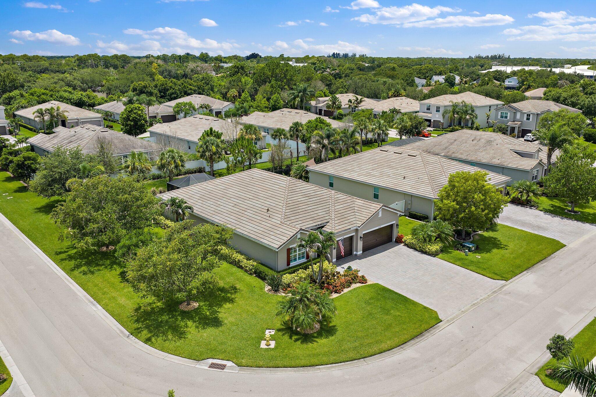 2480 SW BERRY PARK Circle