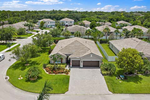 Photo of 2480 SW BERRY PARK Circle, Palm City, FL 34990 (MLS # B26061340)