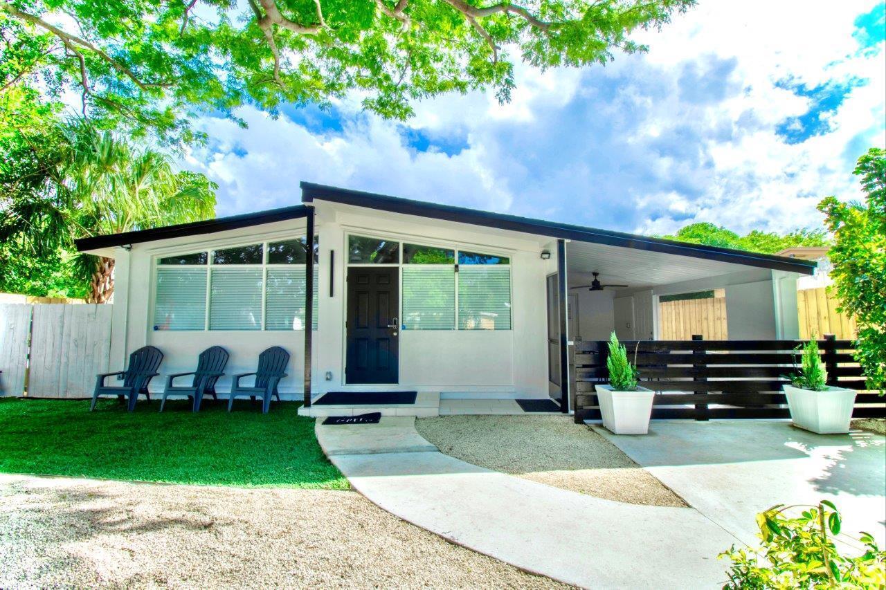 Month to Month ideal. Charming 3/2 single family home fully furnished with large backyard. Beautiful landscaping in East Boca Raton. Only a few minute drive to the beach. Completely renovated. Everything included! Just bring your clothes! Available for Short & Long term Rentals. -See Broker's remarks-.