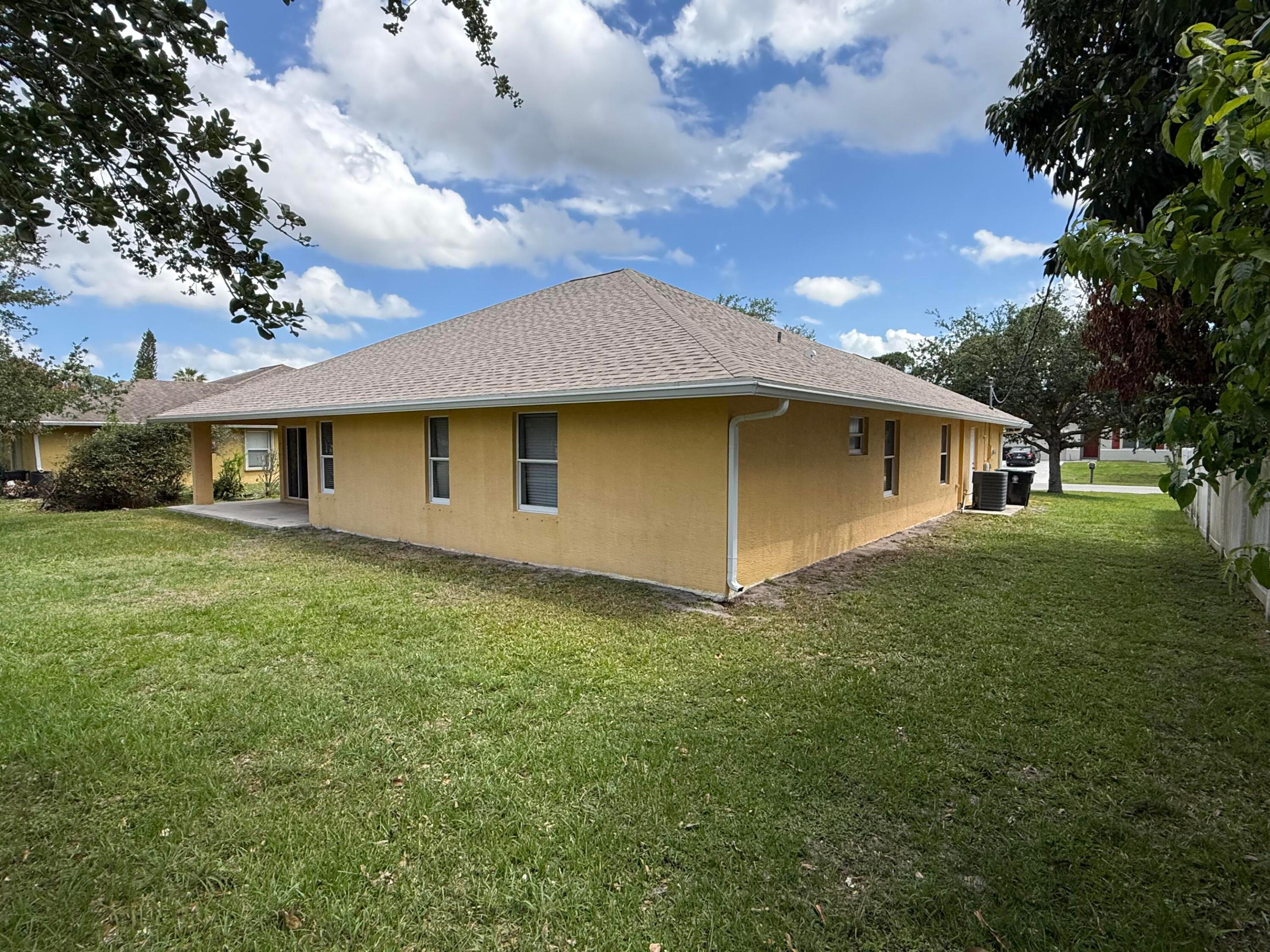 PORT ST LUCIE SECTION 11 - Residential