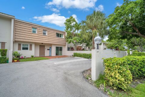 Tiny photo for 3119 N PALM AIRE Drive #3119, Pompano Beach, FL 33069 (MLS # B26053011)