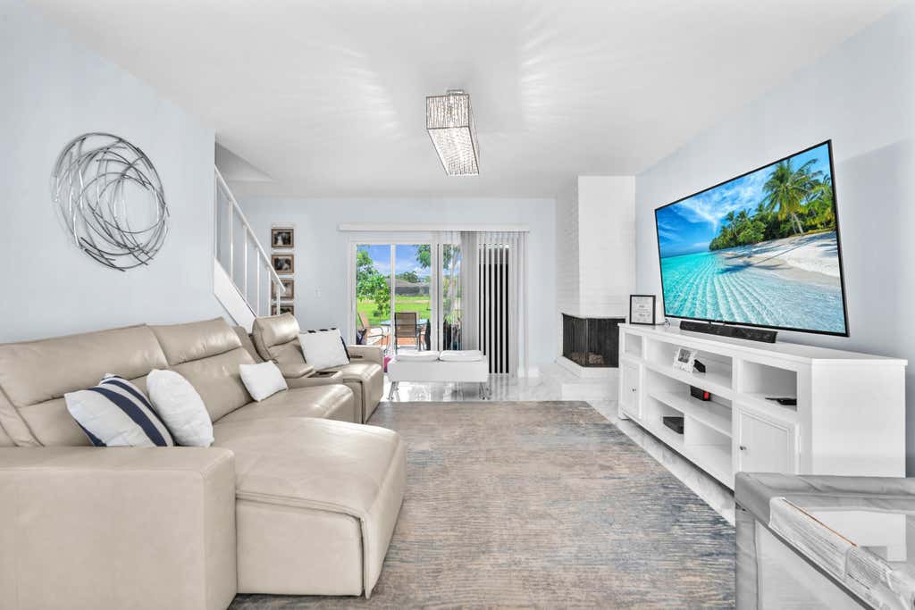 Photo of 3119 N PALM AIRE Drive #3119, Pompano Beach, FL 33069 (MLS # B26053011)