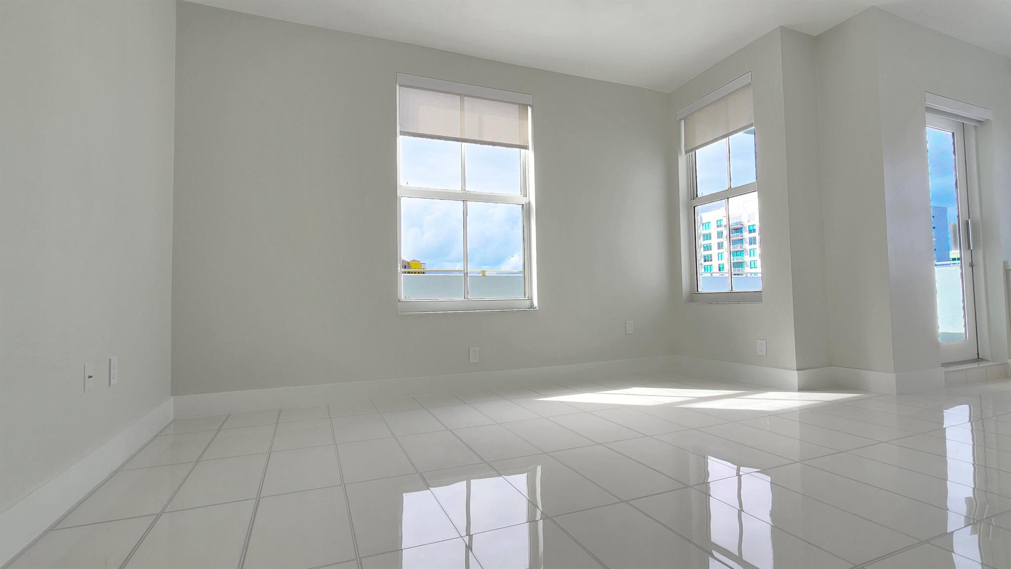 255 Evernia Street 1112