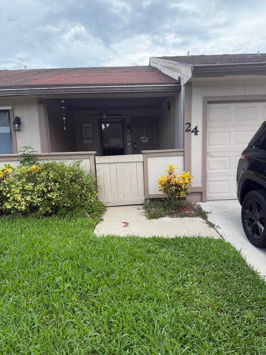 Photo of 24 Winchmore Lane #24, Boynton Beach, FL 33426 (MLS # B26073211)