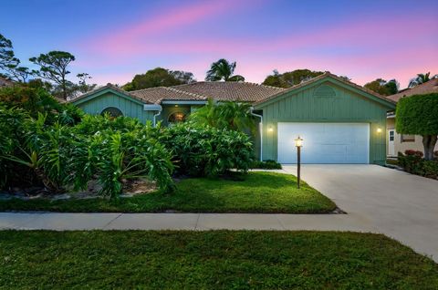 Photo of 9055 Cypress Hollow Drive, Palm Beach Gardens, FL 33418 (MLS # R11149362)