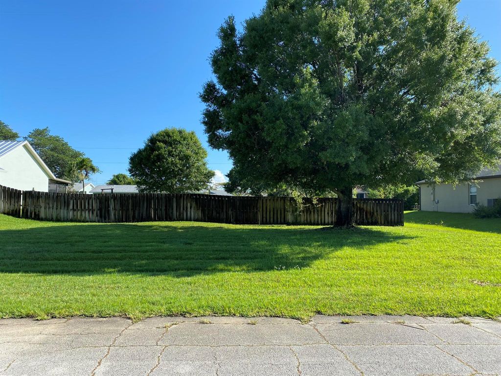 Photo of 231 SW Moselle Avenue, Port St Lucie, FL 34984 (MLS # R10894665)