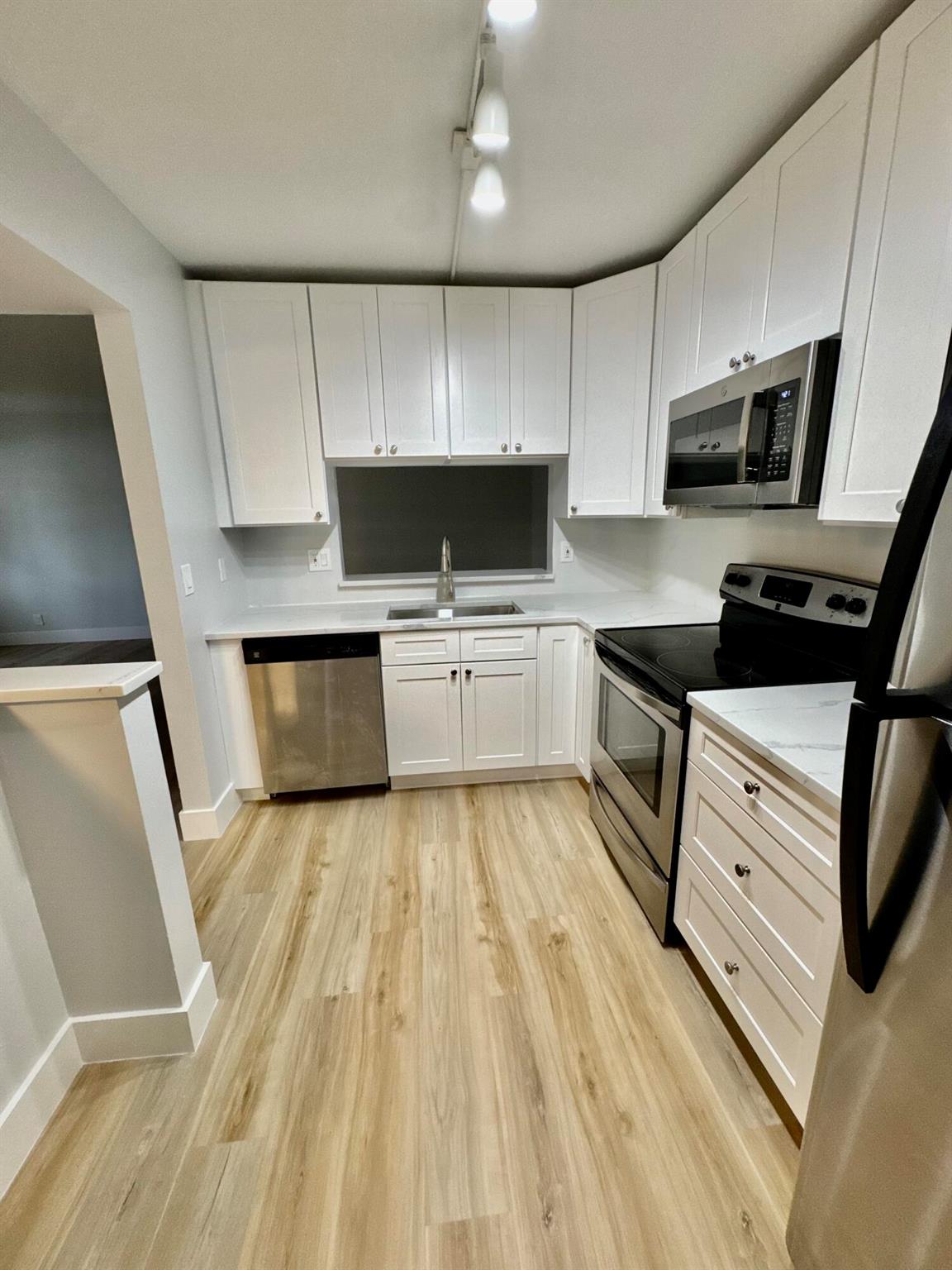 CHASEWOOD OF JUPITER COND - Residential Lease