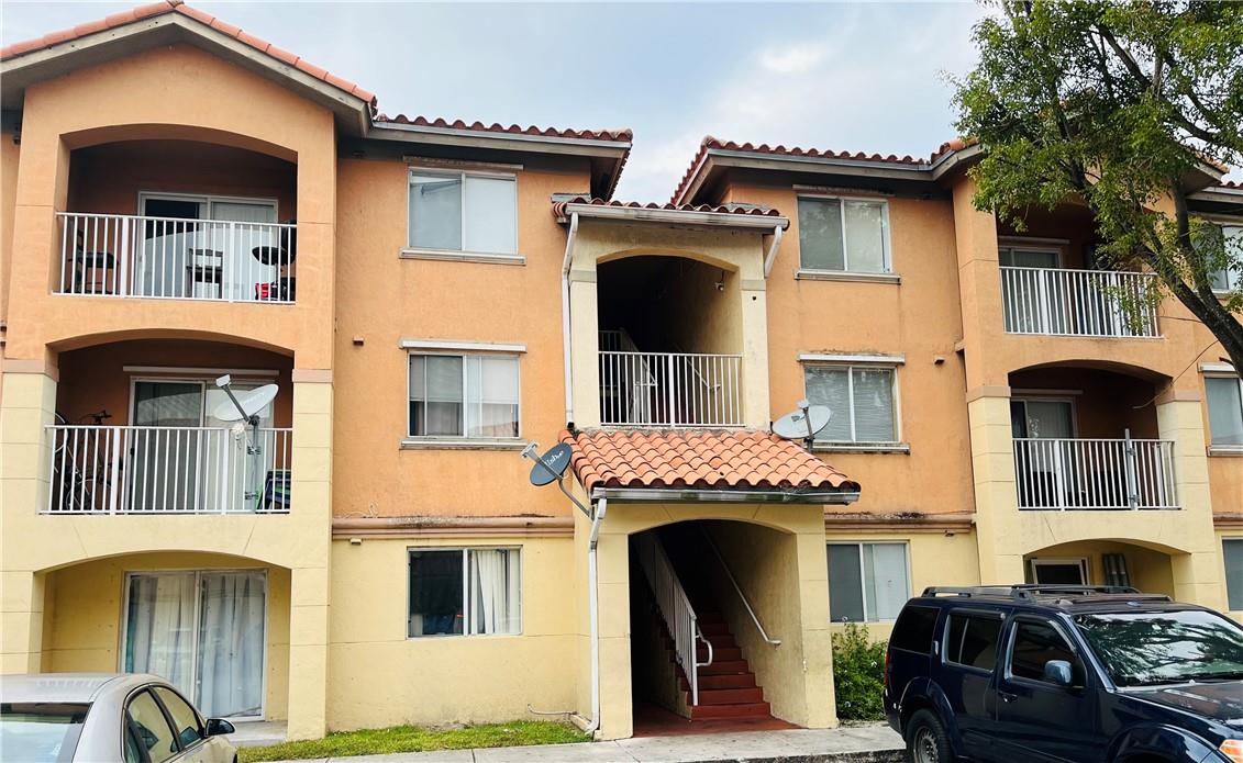 THE OAKS AT MIAMI GARDENS - Residential