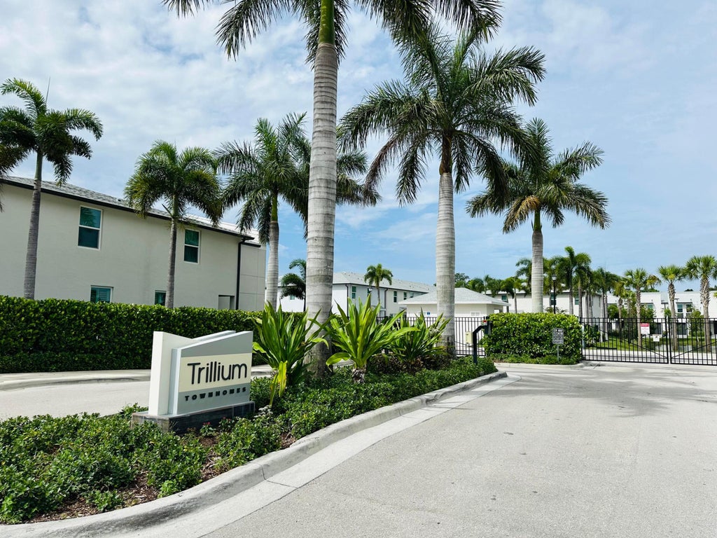 Photo of 3949 SE MENTMORE Lane, Stuart, FL 34997 (MLS # B26066333)