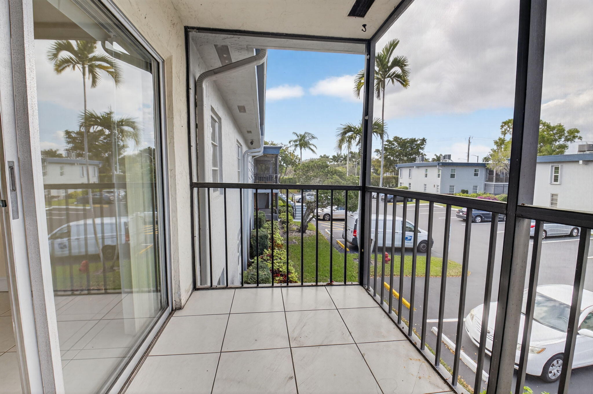 EVERGREEN CONDO - Residential Lease