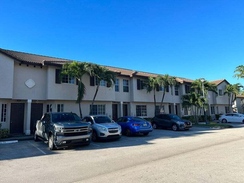 Fully remodeled townhouse featuring 3 bedrooms and 2.5 bathrooms. Modern kitchen, brand-new bathrooms, new flooring throughout, and roof currently being replaced. Located in a secure gated community with clubhouse, fitness center, and green areas. Prime location, close to I-95, with easy access to shopping, dining, and schools. Move-in ready!