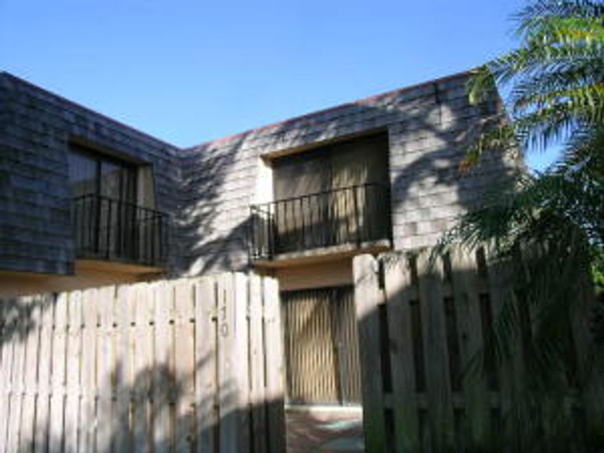 Owner may negotiate on pet depending on size and breed.