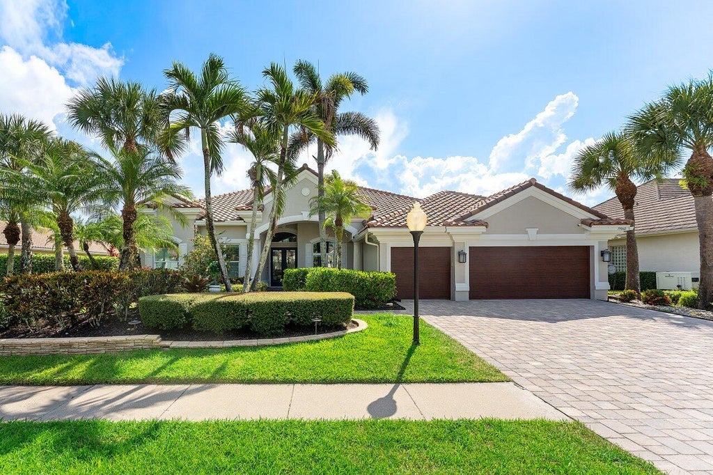 Photo of 19060 SE KOKOMO Lane N, Jupiter, FL 33458 (MLS # B26058066)