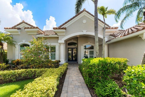 Photo of 19060 SE KOKOMO Lane N, Jupiter, FL 33458 (MLS # B26058066)