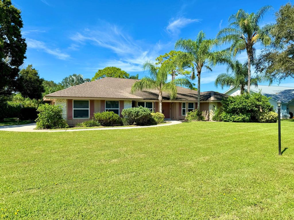 Photo of 6147 Woodlake Road, Jupiter, FL 33458 (MLS # R11025170)