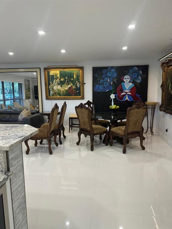 TWELVE OAKS CONDO - Residential