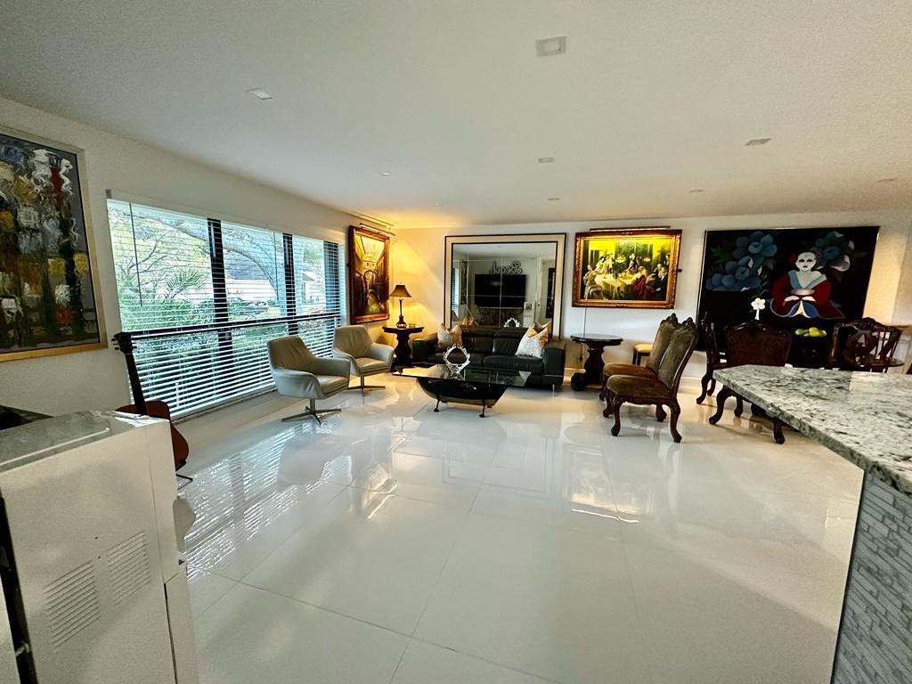 TWELVE OAKS CONDO - Residential
