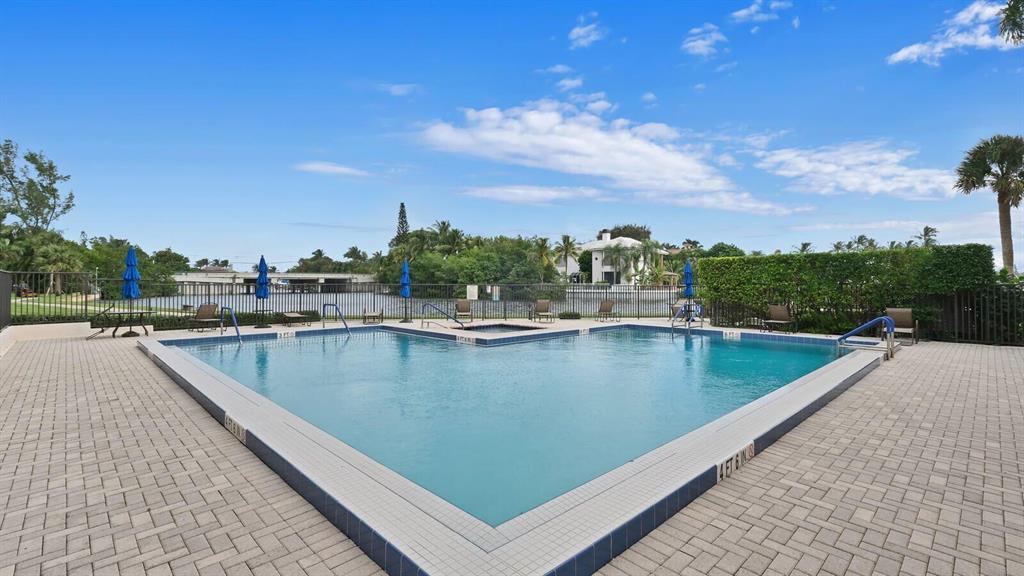 TWELVE OAKS CONDO - Residential