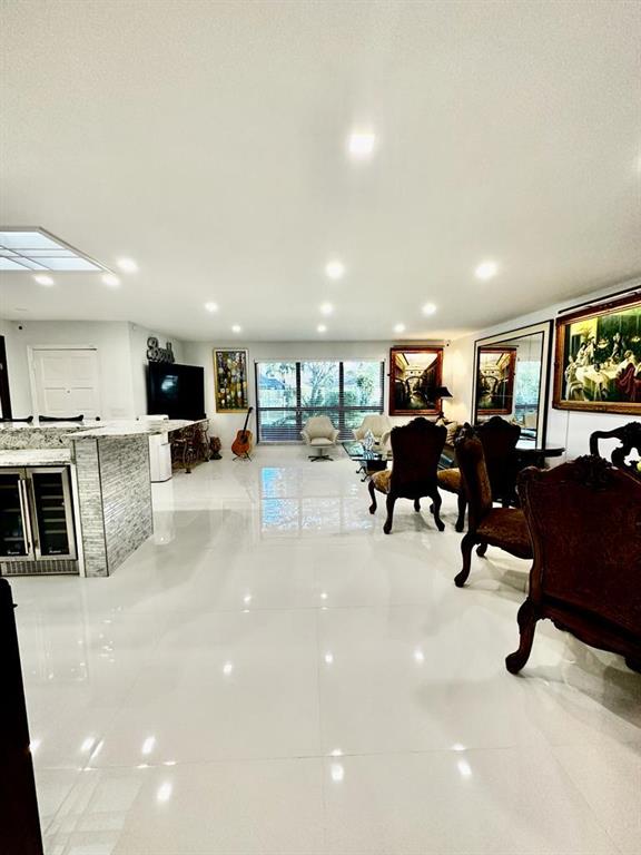 TWELVE OAKS CONDO - Residential