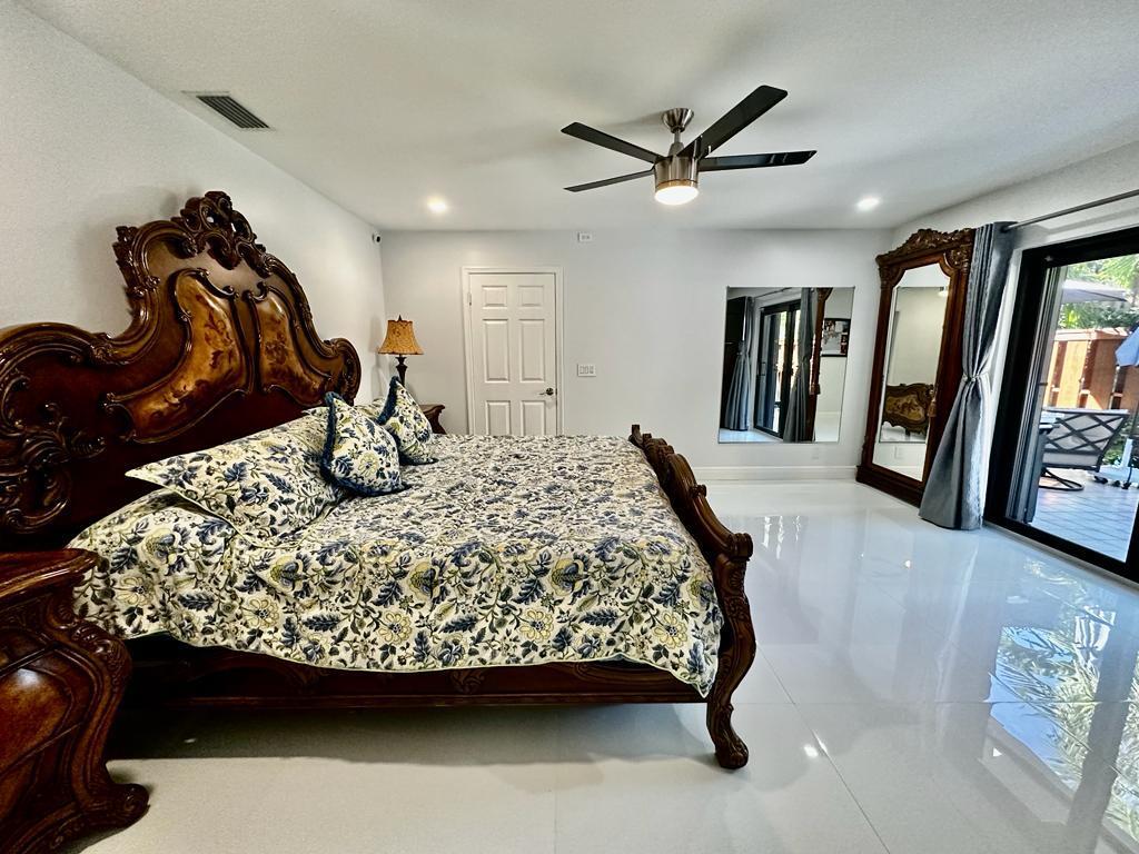 TWELVE OAKS CONDO - Residential