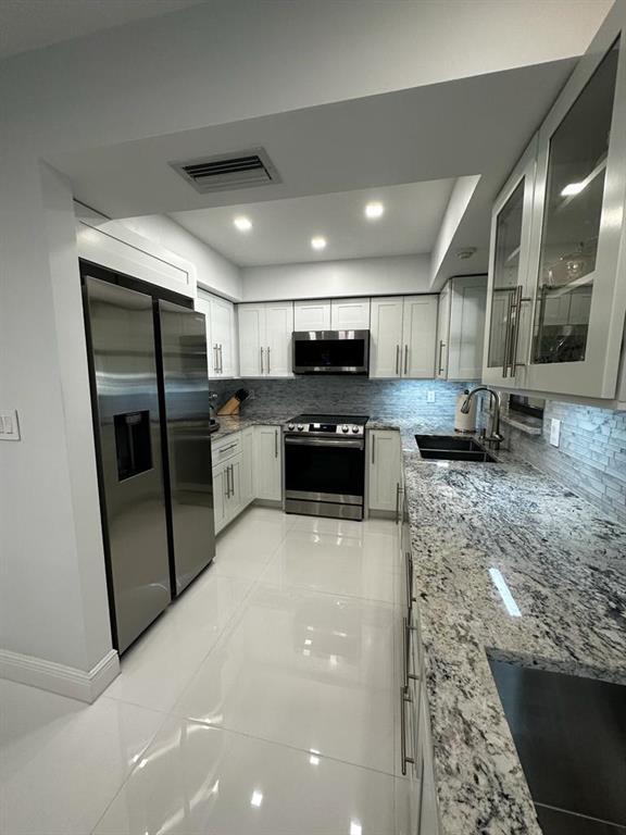 TWELVE OAKS CONDO - Residential