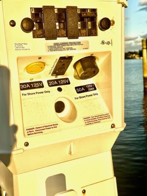 TWELVE OAKS CONDO - Residential