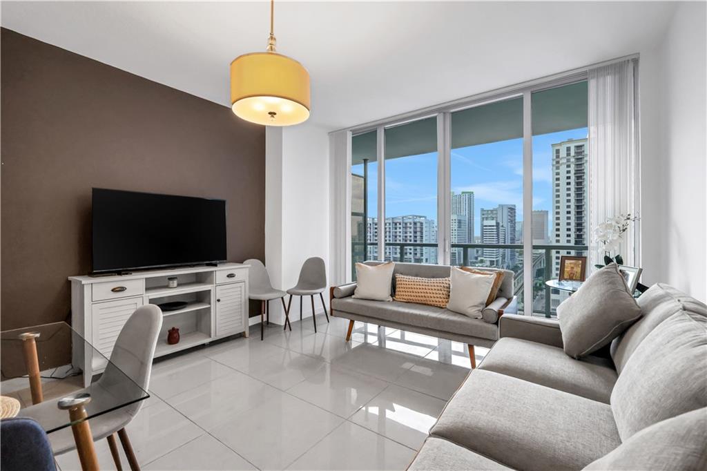 THE AXIS ON BRICKELL COND - Residential
