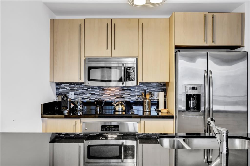 THE AXIS ON BRICKELL COND - Residential