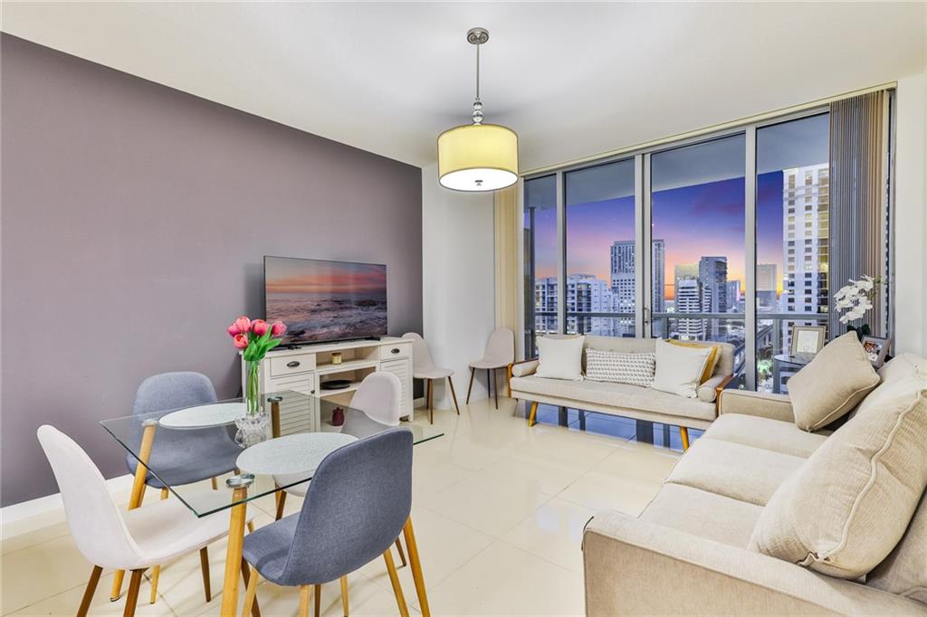 THE AXIS ON BRICKELL COND - Residential
