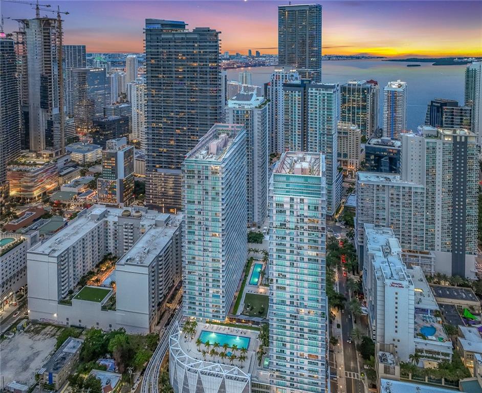 THE AXIS ON BRICKELL COND - Residential