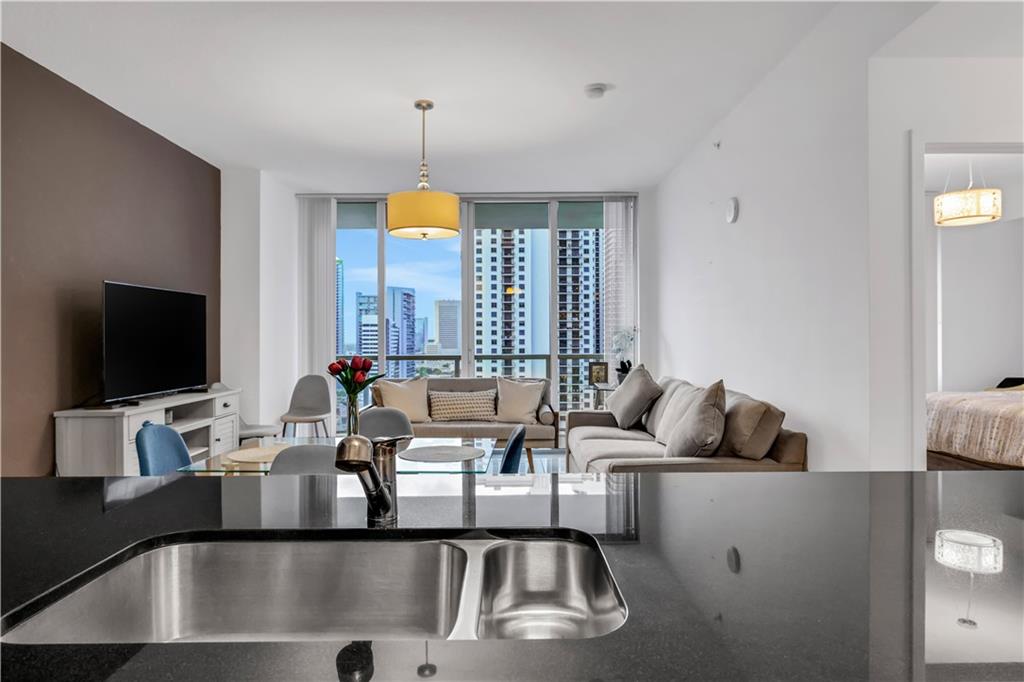 THE AXIS ON BRICKELL COND - Residential