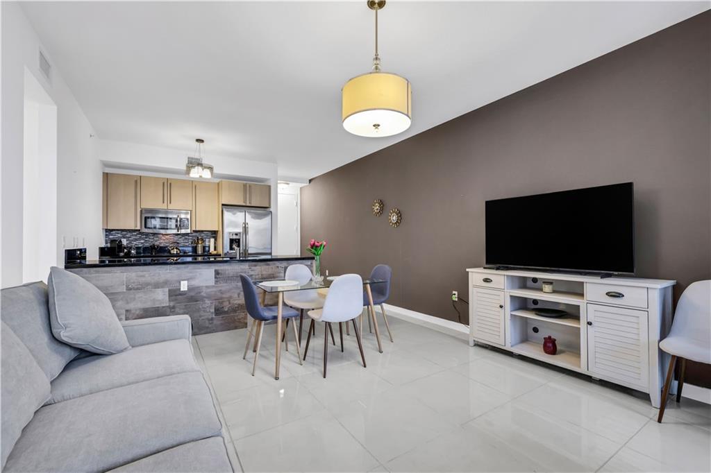 THE AXIS ON BRICKELL COND - Residential