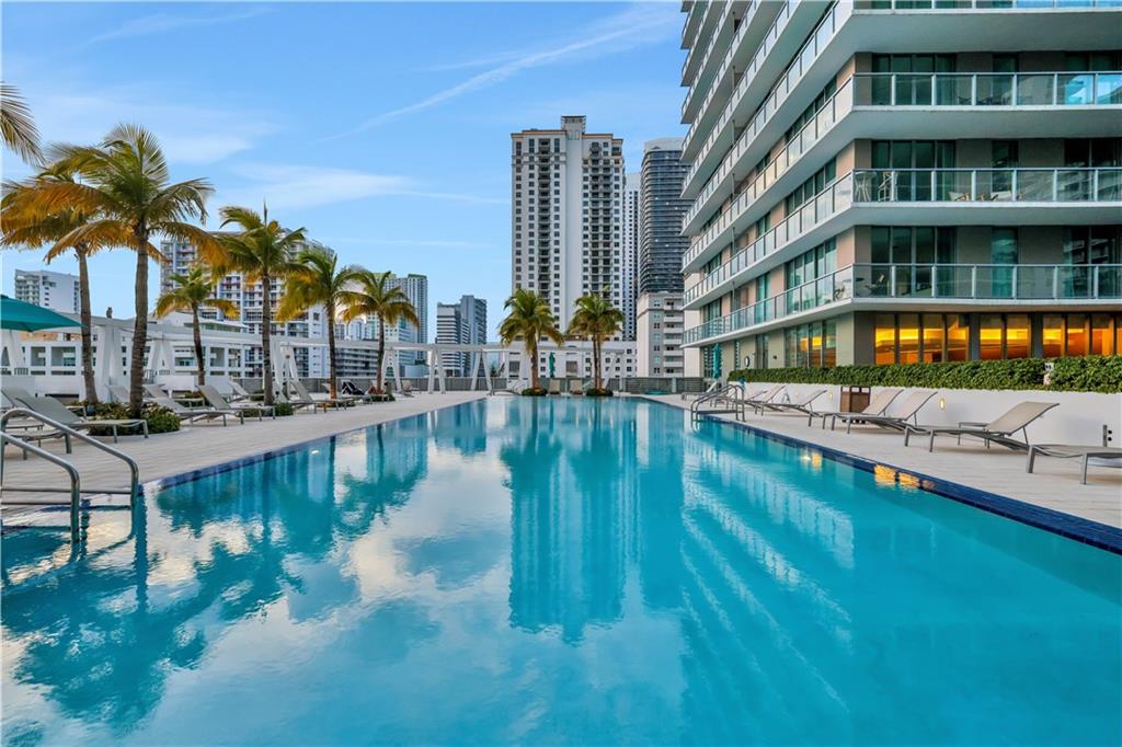 THE AXIS ON BRICKELL COND - Residential