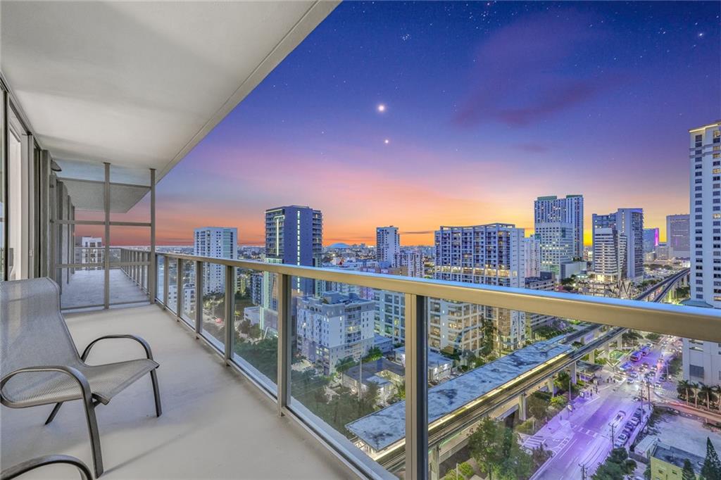 THE AXIS ON BRICKELL COND - Residential