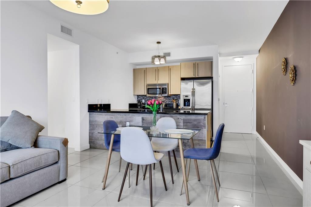 THE AXIS ON BRICKELL COND - Residential