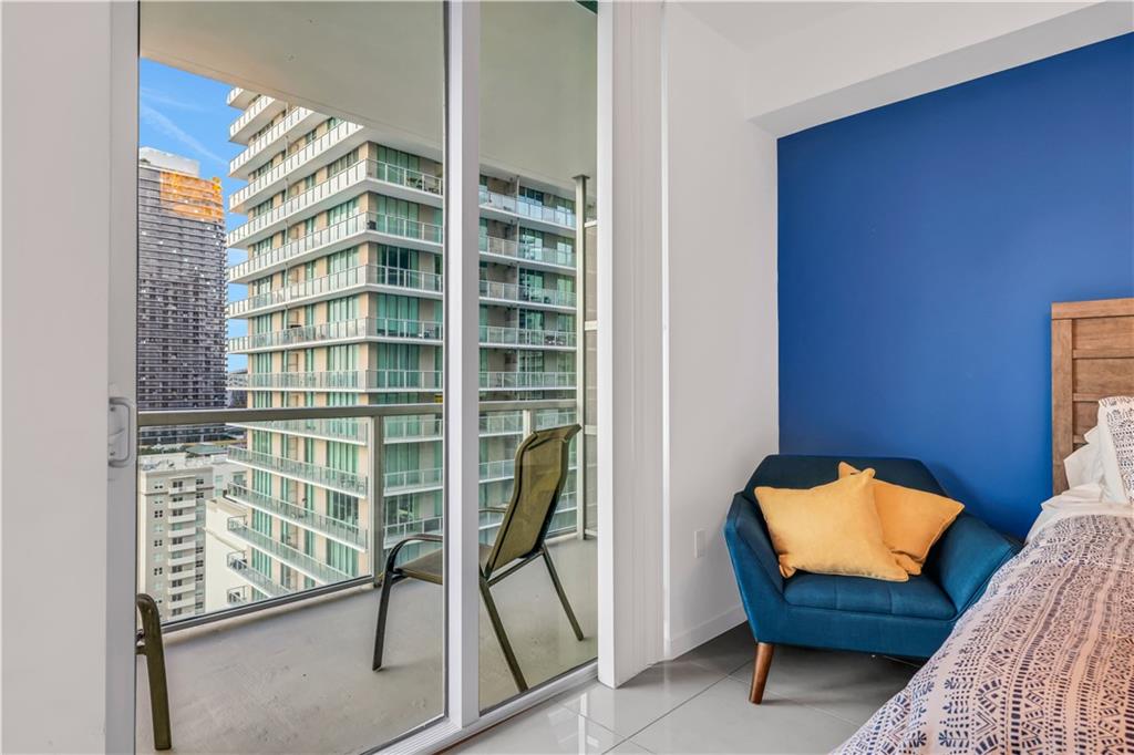 THE AXIS ON BRICKELL COND - Residential