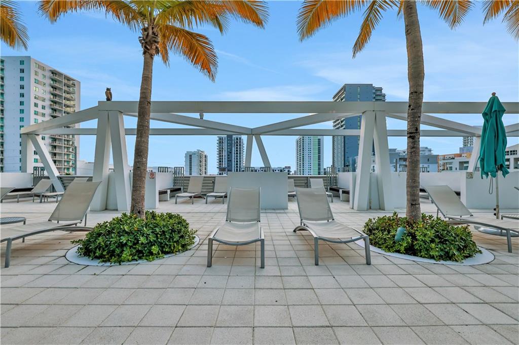 THE AXIS ON BRICKELL COND - Residential