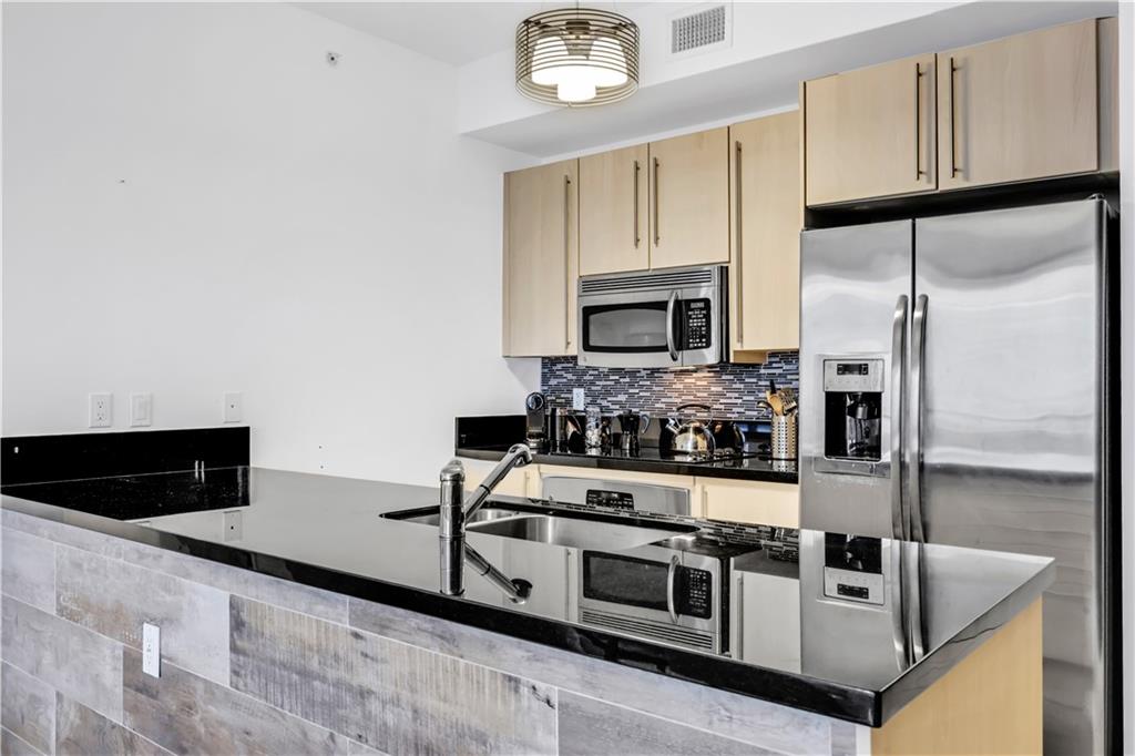 THE AXIS ON BRICKELL COND - Residential