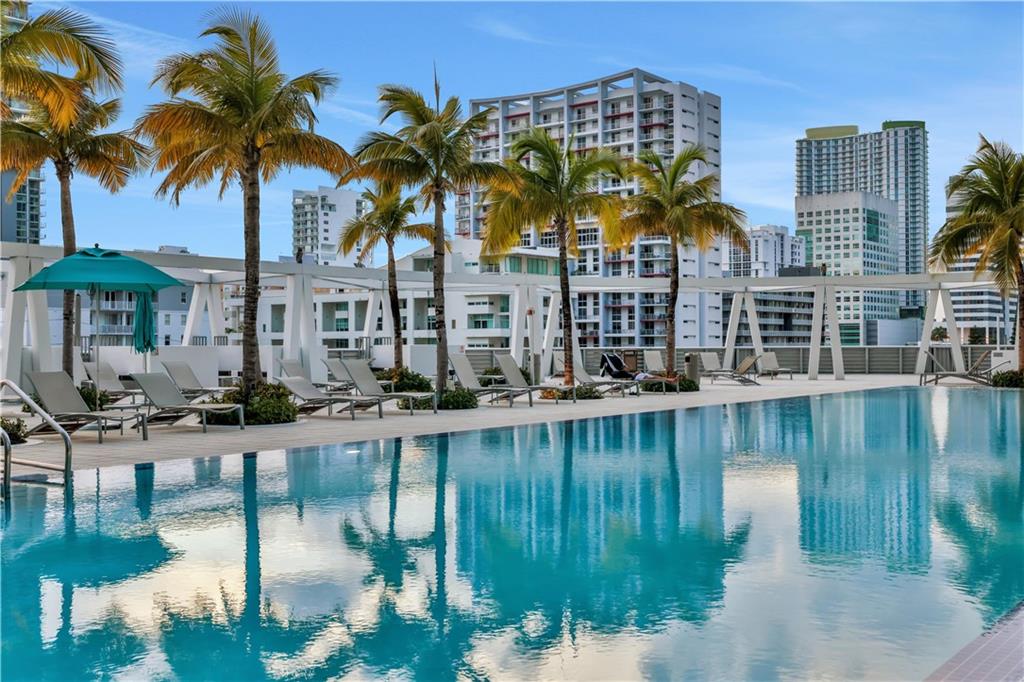 THE AXIS ON BRICKELL COND - Residential
