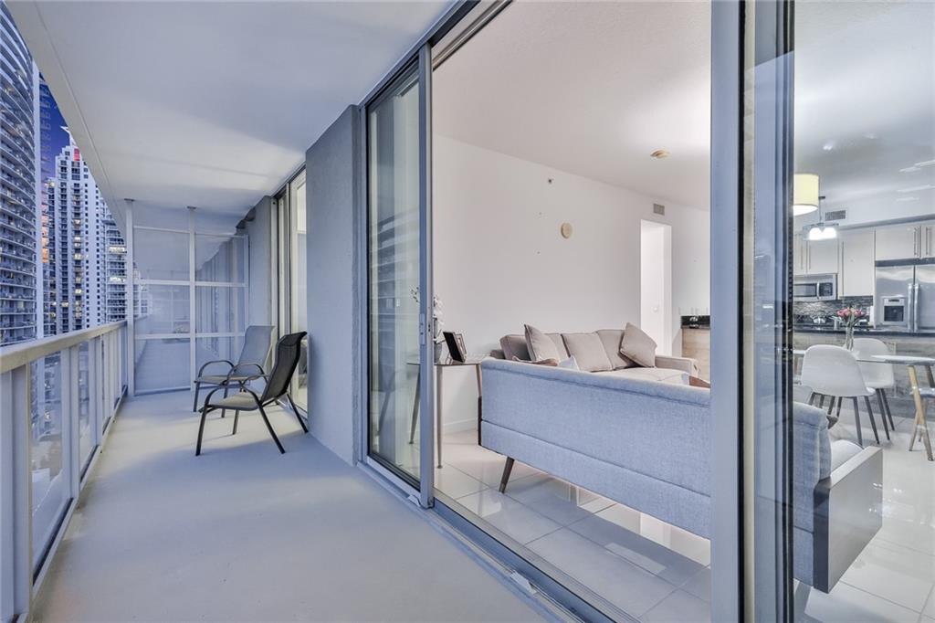 THE AXIS ON BRICKELL COND - Residential