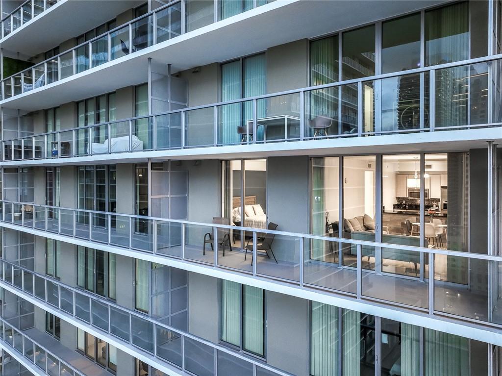 THE AXIS ON BRICKELL COND - Residential