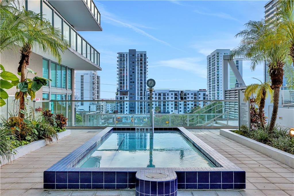 THE AXIS ON BRICKELL COND - Residential