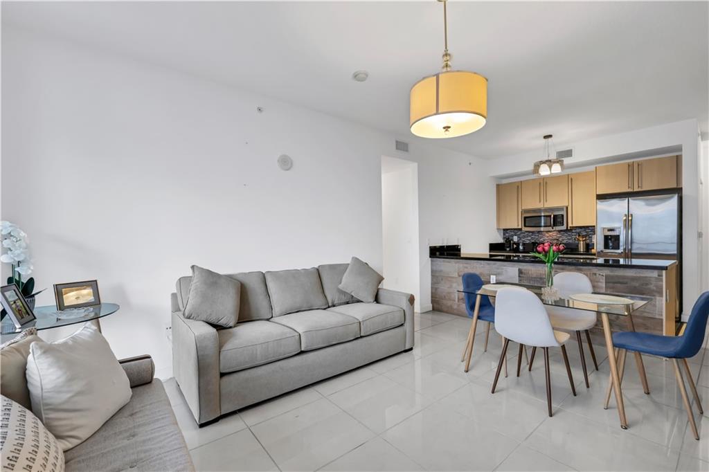 THE AXIS ON BRICKELL COND - Residential