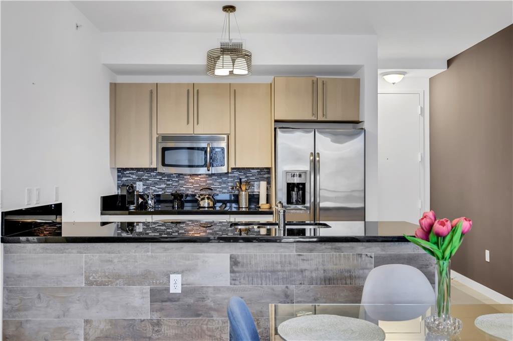 THE AXIS ON BRICKELL COND - Residential