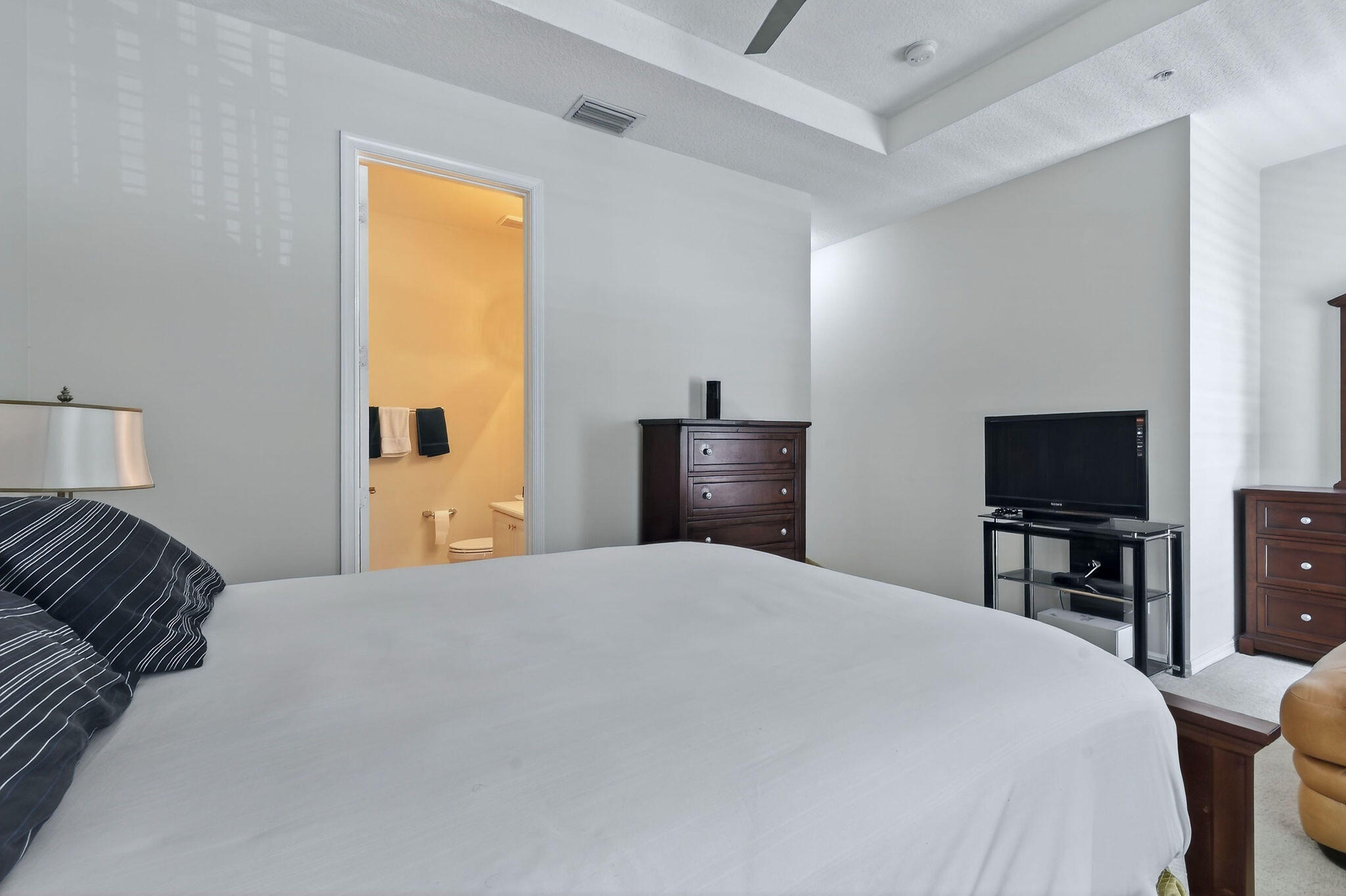 ABACOA TOWN CENTER 3 - Residential Lease