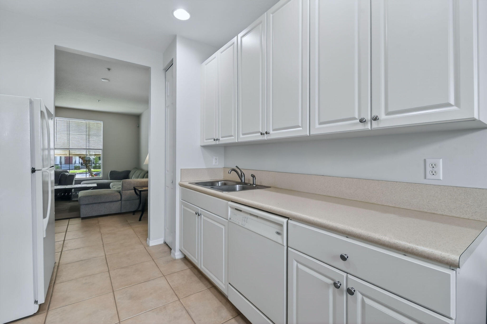 ABACOA TOWN CENTER 3 - Residential Lease