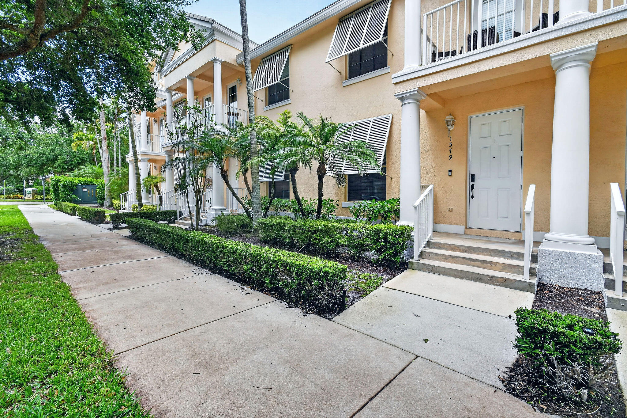 ABACOA TOWN CENTER 3 - Residential Lease