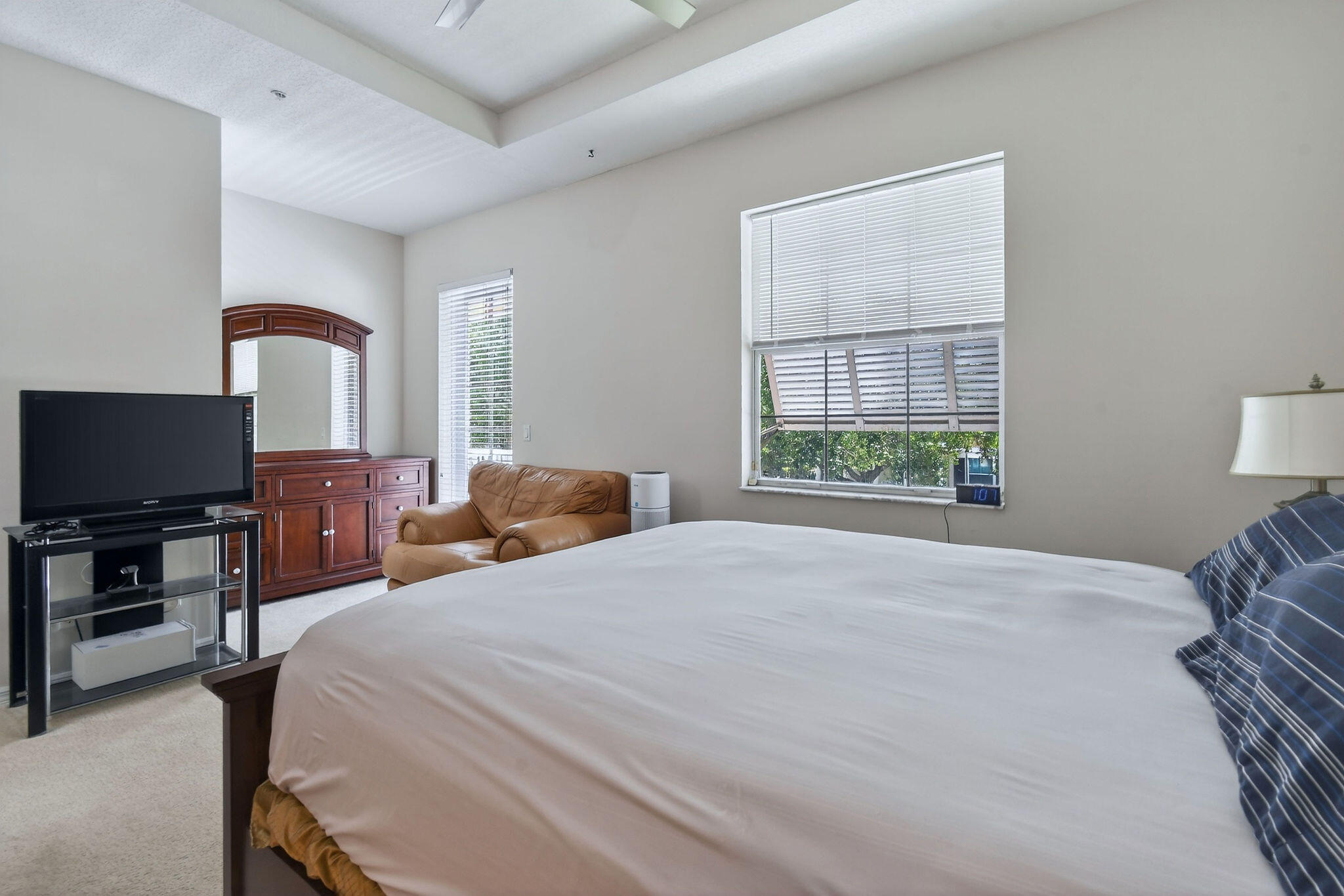 ABACOA TOWN CENTER 3 - Residential Lease